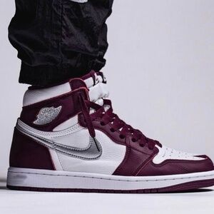 Air Jordan 1 retro high OG Bordeaux size 11